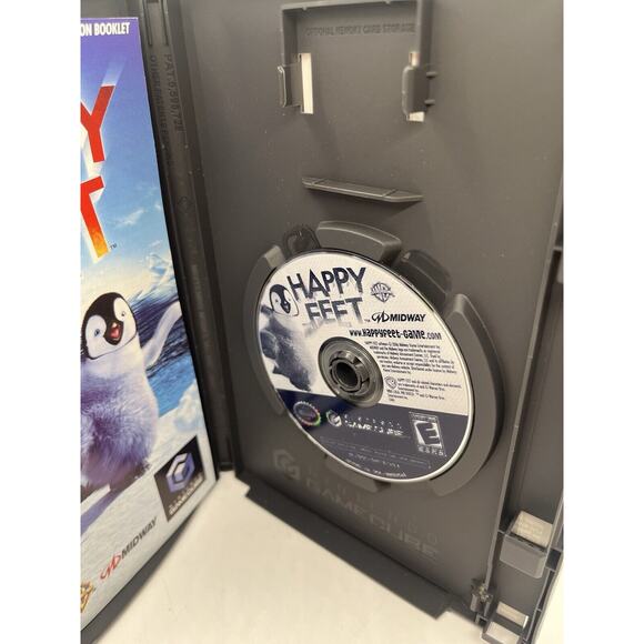 Nintendo GameCube Happy Feet With Case & Manual TESTED and Working - Picture 3 of 6